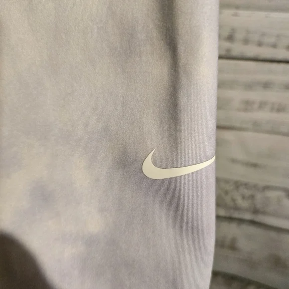 Nike Dri-Fit purple and white tie-dye cropped leggings womans size XL - Picture 3 of 6